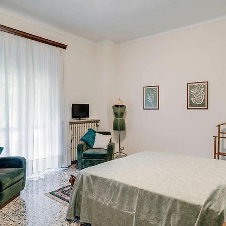 Sentirsi A Casa, Lontano Da Casa-Feel At Home Away From Home Caronno Pertusella Exteriör bild