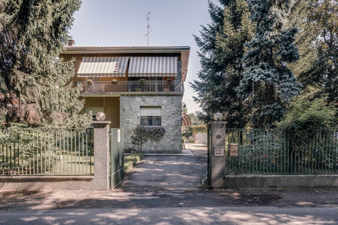 Sentirsi A Casa, Lontano Da Casa-Feel At Home Away From Home Caronno Pertusella Exteriör bild