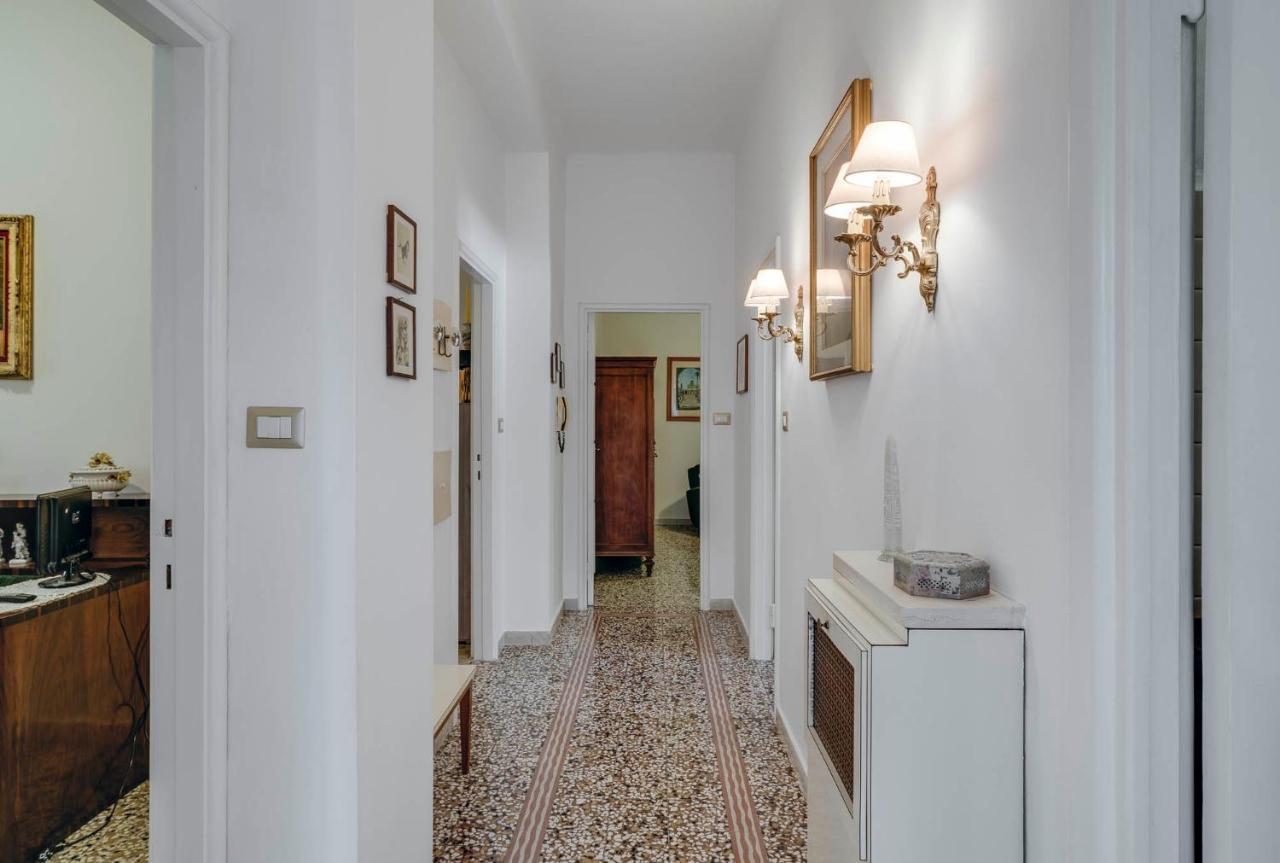 Sentirsi A Casa, Lontano Da Casa-Feel At Home Away From Home Caronno Pertusella Exteriör bild