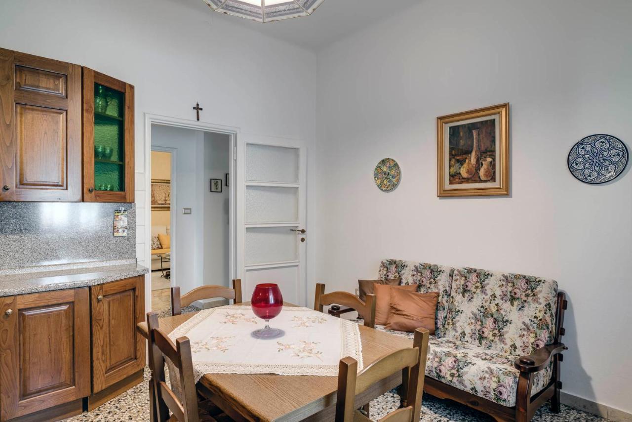 Sentirsi A Casa, Lontano Da Casa-Feel At Home Away From Home Caronno Pertusella Exteriör bild