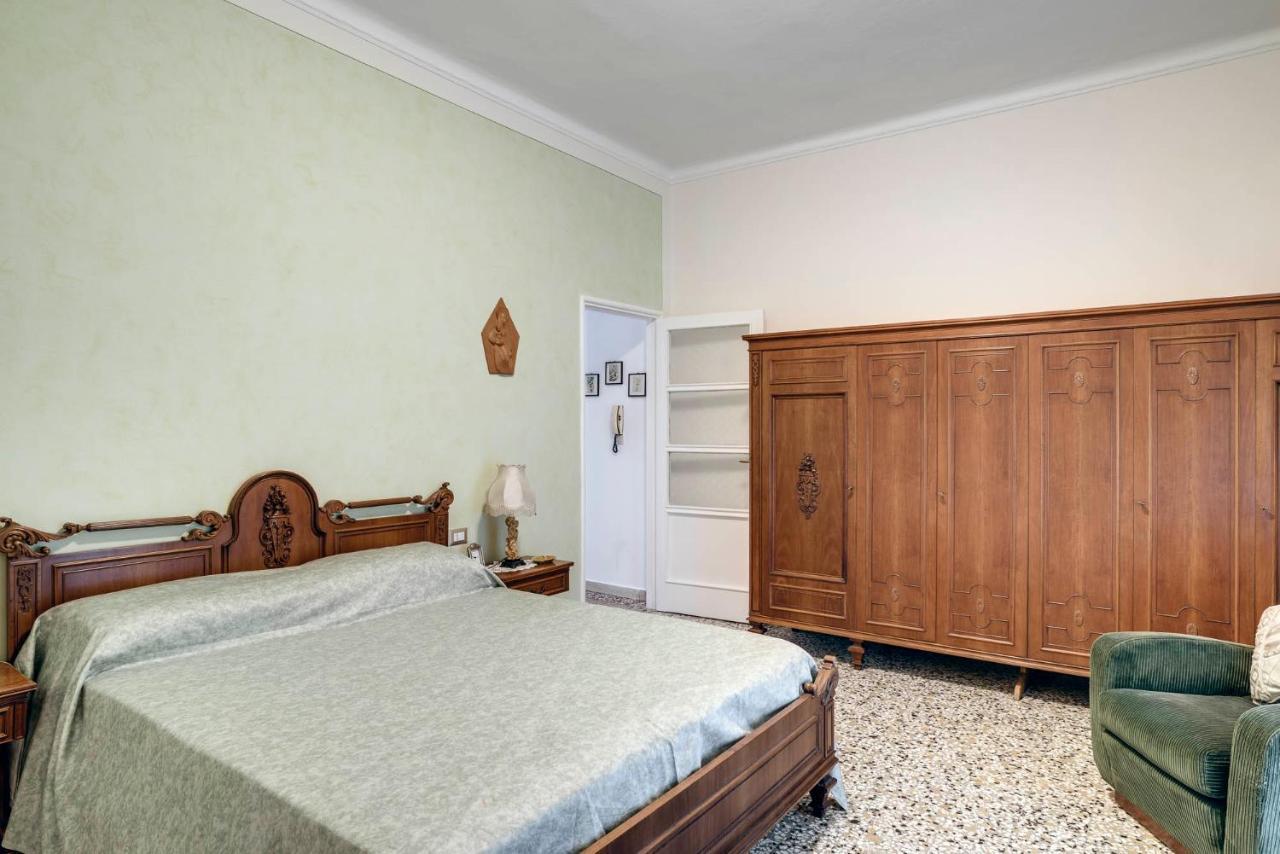 Sentirsi A Casa, Lontano Da Casa-Feel At Home Away From Home Caronno Pertusella Exteriör bild