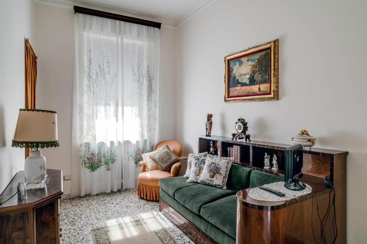Sentirsi A Casa, Lontano Da Casa-Feel At Home Away From Home Caronno Pertusella Exteriör bild