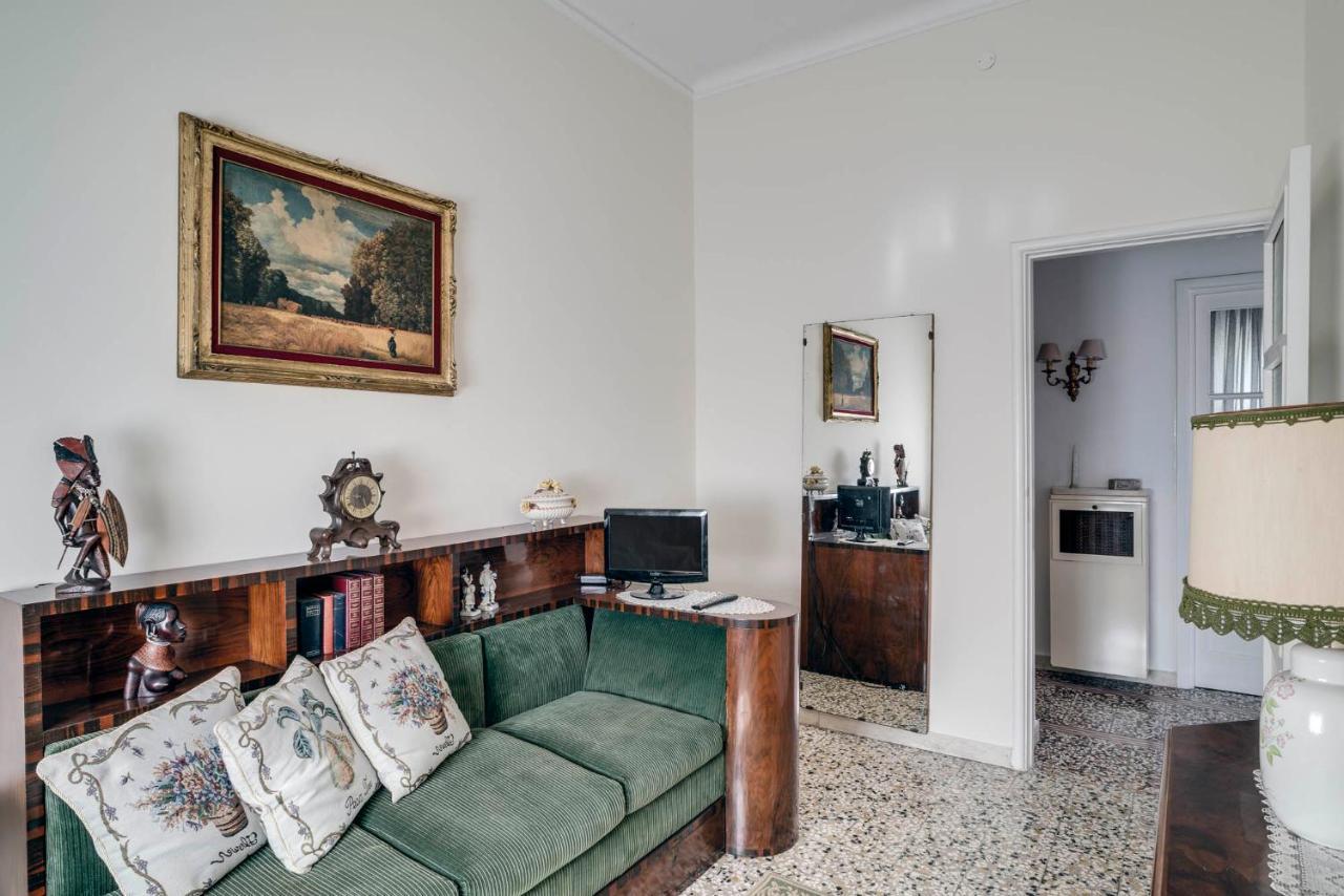 Sentirsi A Casa, Lontano Da Casa-Feel At Home Away From Home Caronno Pertusella Exteriör bild